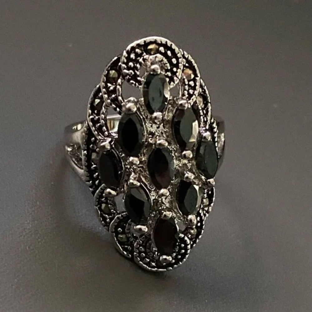 VINTAGE GEMSTONE & MARCASITE VICTORIAN GOTHIC REVIVAL RING, SILVER SETTING
